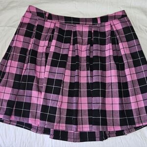 Hot Topic Mini skirt Black and White plaid L